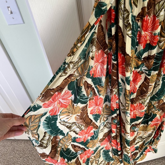 Beautiful long flowy Ripcurl Sundress. Size small - Picture 2 of 7